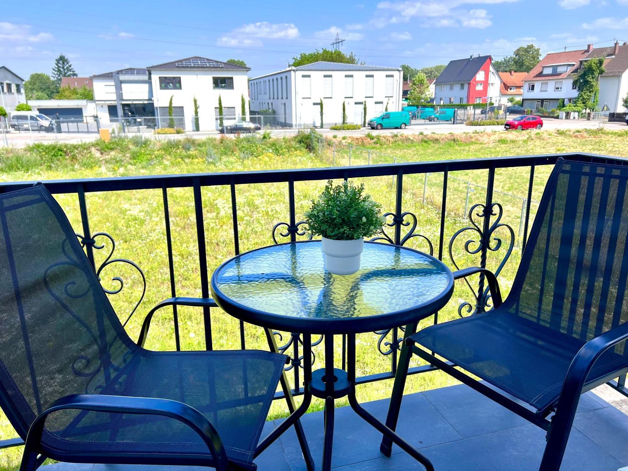 Prime Host Lovely Apartment Karlsruhe Ngoại thất bức ảnh